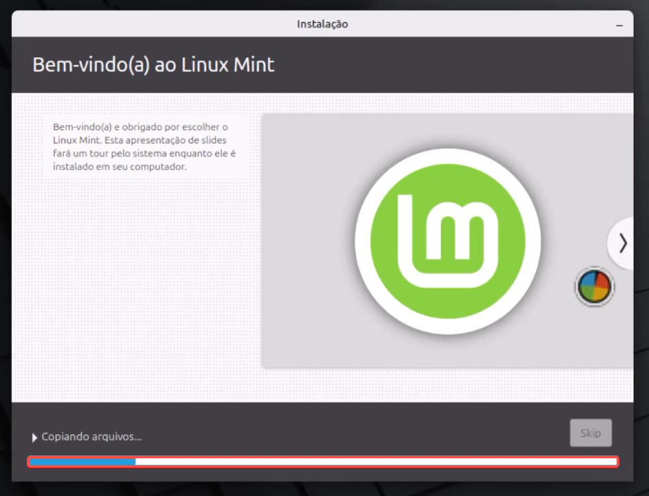 Apresentação do Linux Mint durante a instalação, com a barra de progresso destacada